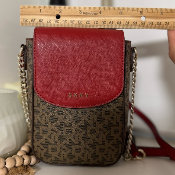 DKNY Purse Like New - Picture 13 of 13